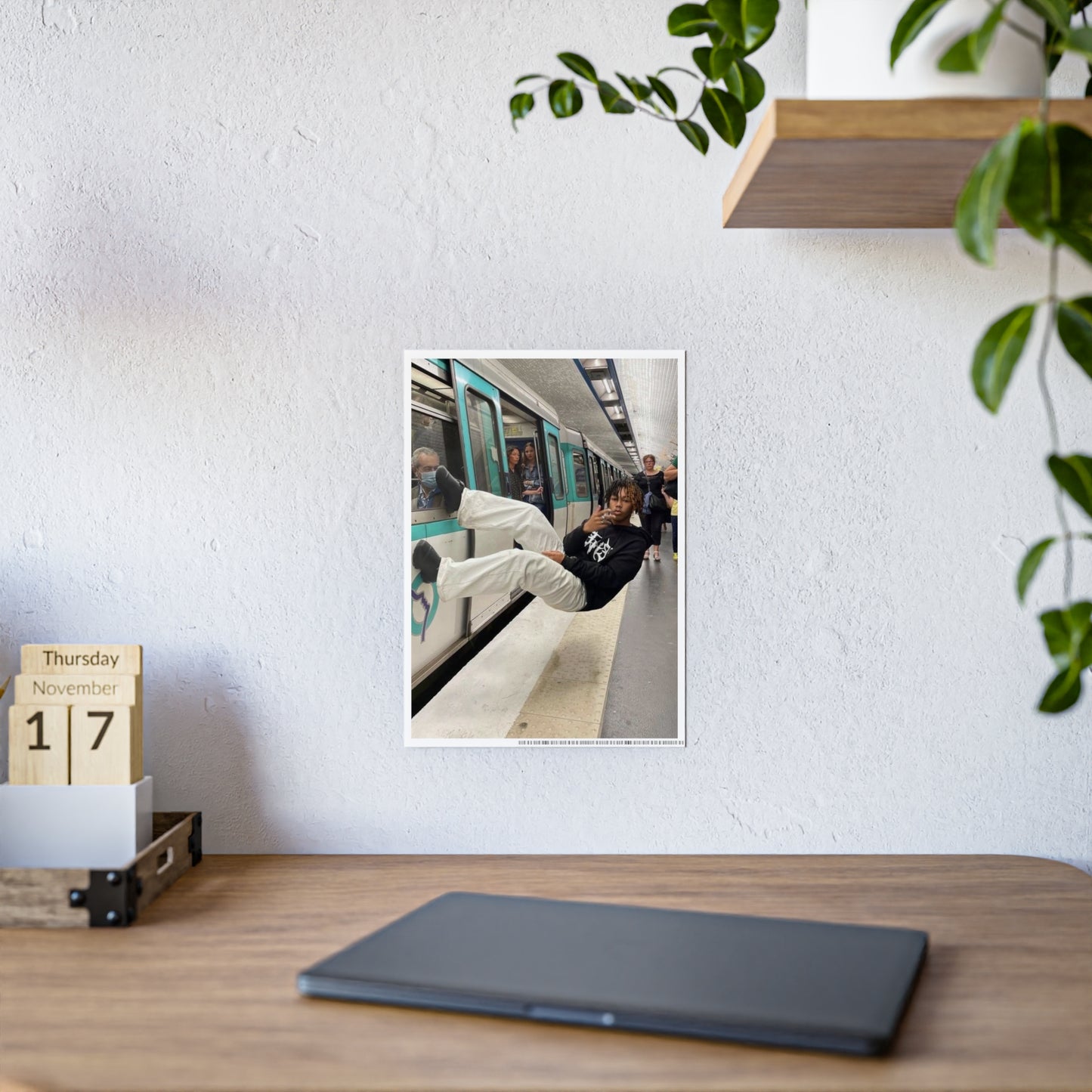 MR SIDEWAYS VR TRIM POSTER